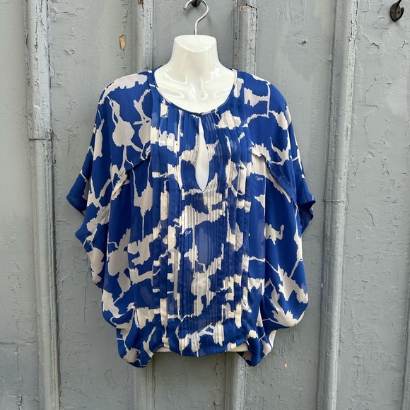 Diane Von Furstenberg Blue Silk Khalila Chiffon blouse, size Small - Picture 1 of 12